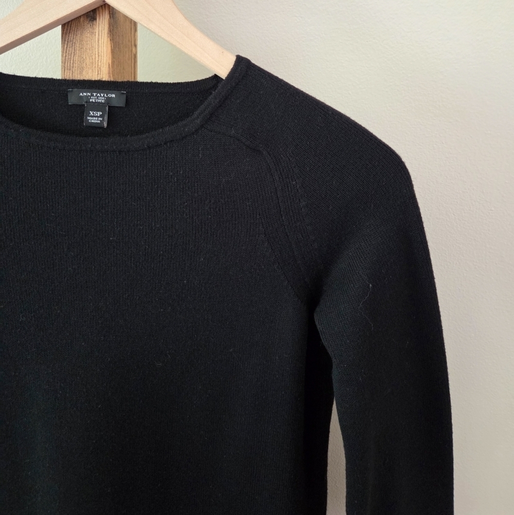 3/$20 Ann Taylor Black Knit Sweater (Size XSP) - Picture 2 of 5